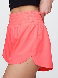 GapFit 3" Mid Rise Runaround Shorts