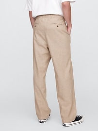 Relaxed Linen-Blend Pleated Trousers