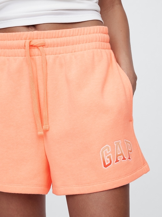 Image number 4 showing, Gap Logo Shorts