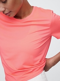GapFit Brushed Jersey Cropped T-Shirt