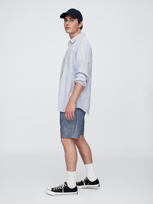 Image number 4 showing, 9" Essential Khaki Shorts
