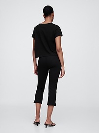 Mid Rise Pintuck Ponte Capri Pants