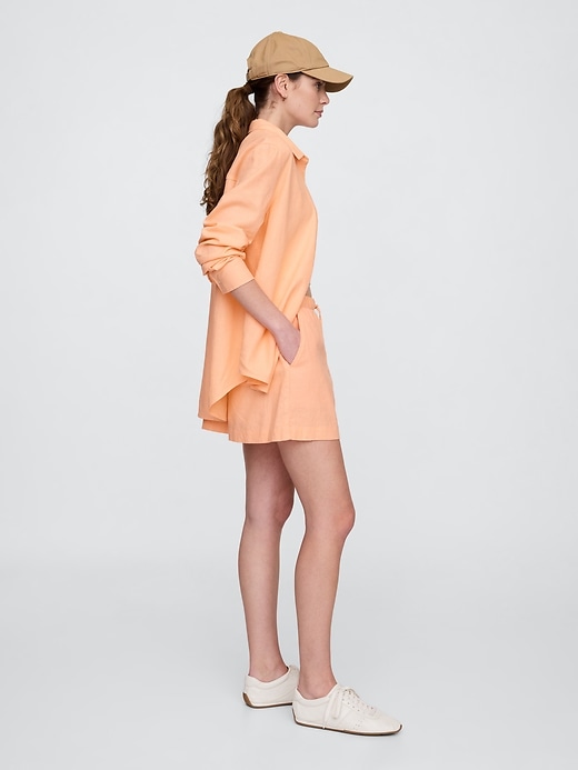 Image number 3 showing, 4" Mid Rise Pull-On Linen-Blend Shorts