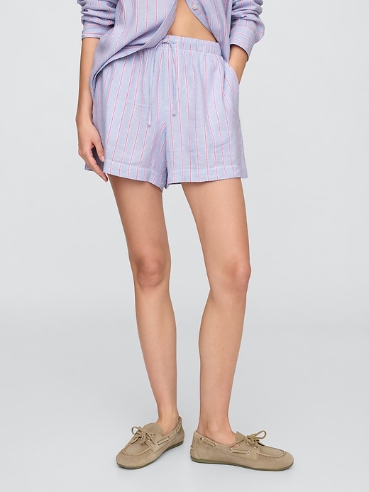 Image number 2 showing, 4" Mid Rise Pull-On Linen-Blend Shorts