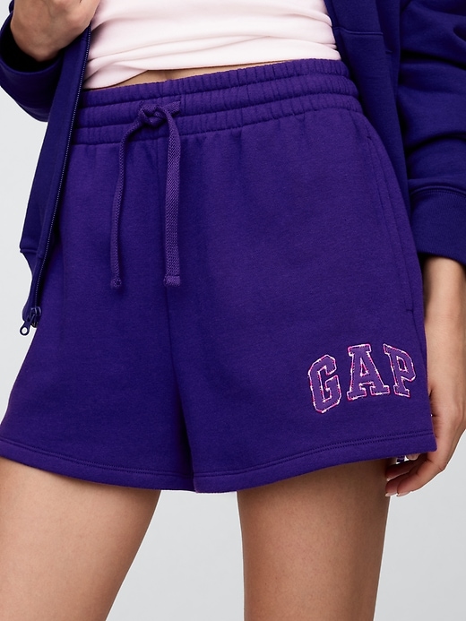 Image number 4 showing, Gap Logo Shorts