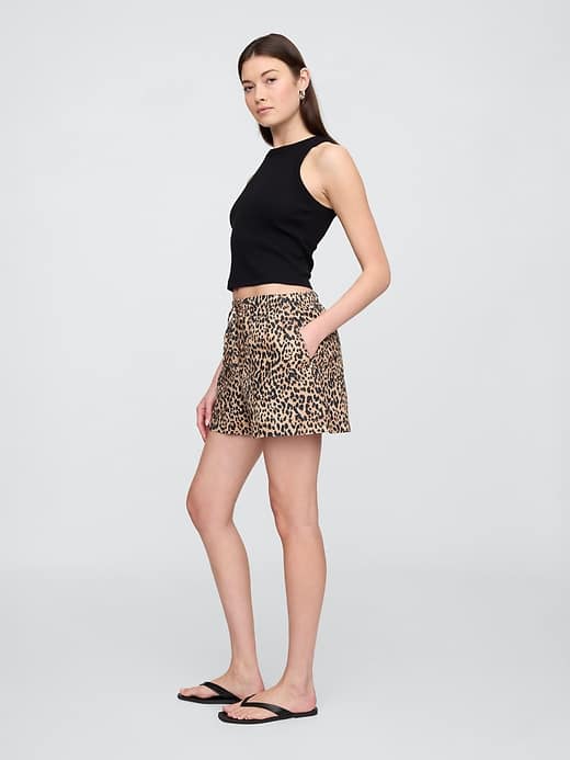 Image number 3 showing, 4" Mid Rise Pull-On Linen-Blend Shorts