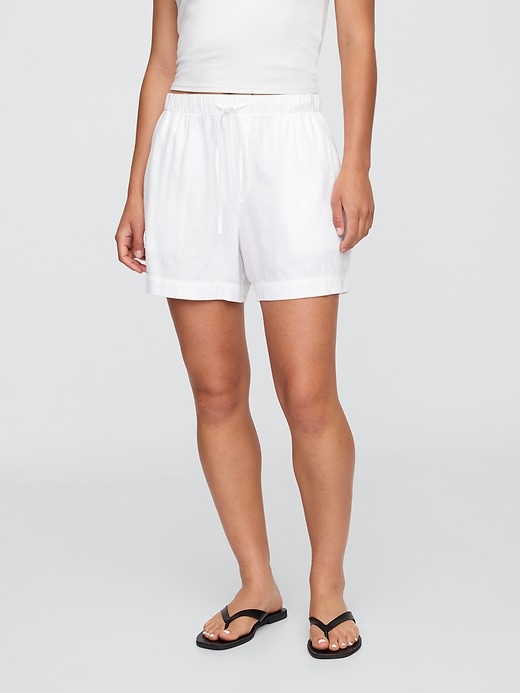 Image number 2 showing, 4" Mid Rise Pull-On Linen-Blend Shorts