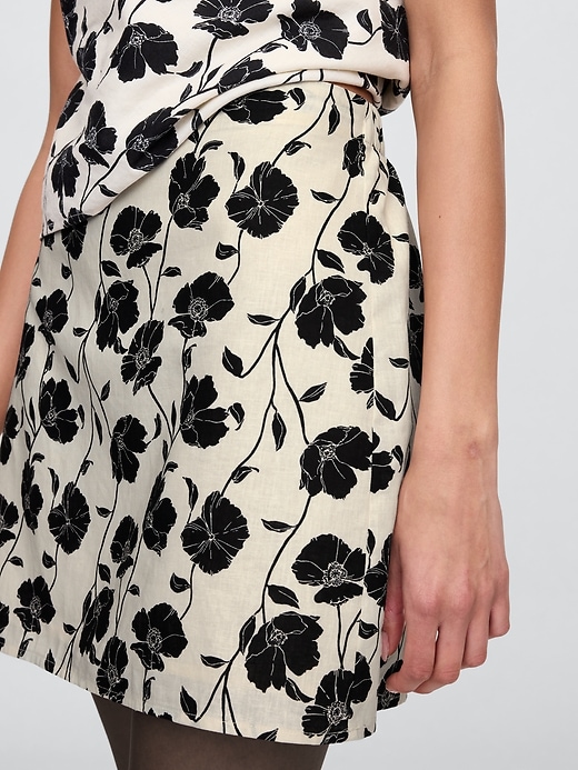 Image number 4 showing, Linen-Blend Pull-On Mini Skirt