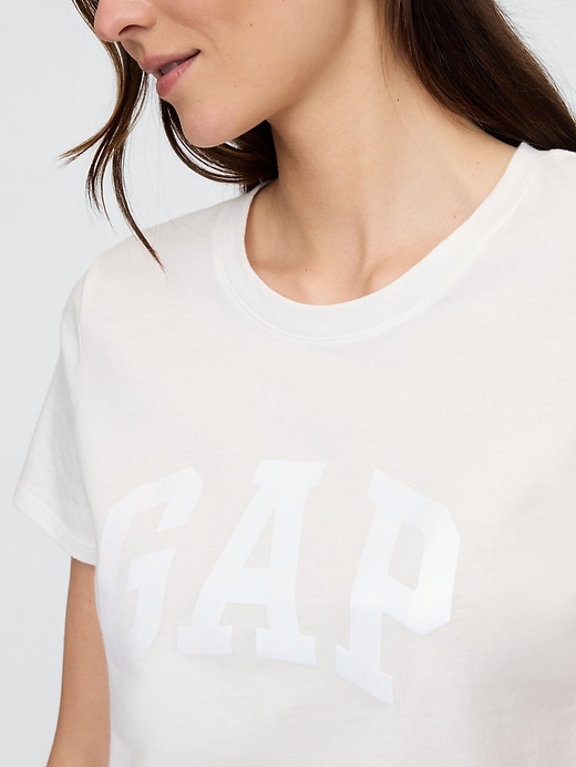 Image number 4 showing, Gap Logo T-Shirt