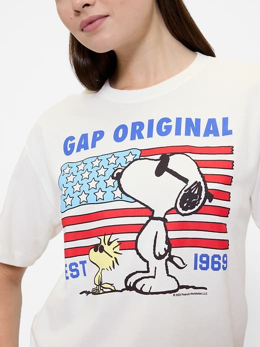 Image number 4 showing, Peanuts Oversized Gap Logo T-Shirt