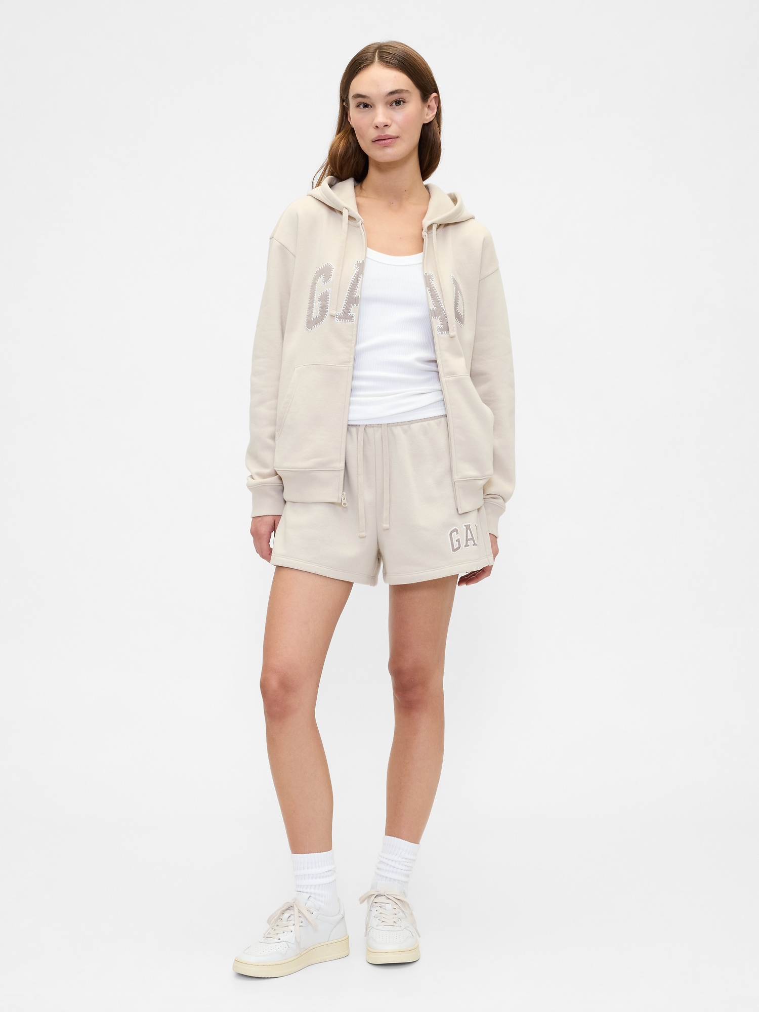 Gap Logo Shorts - Beige