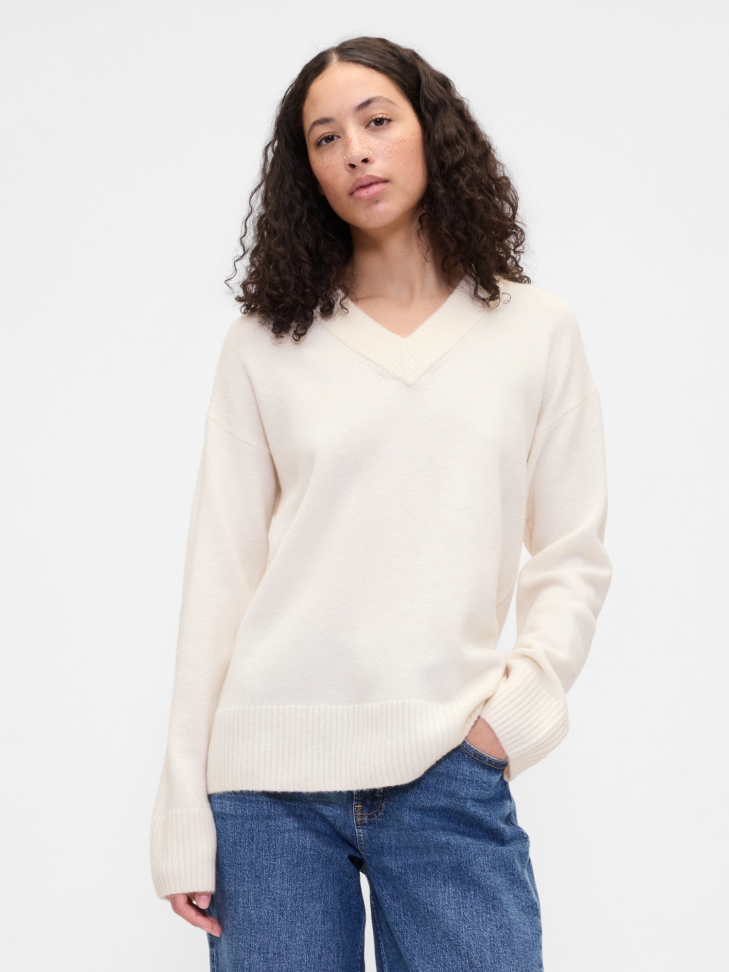Oversized V-Neck Sweater - White