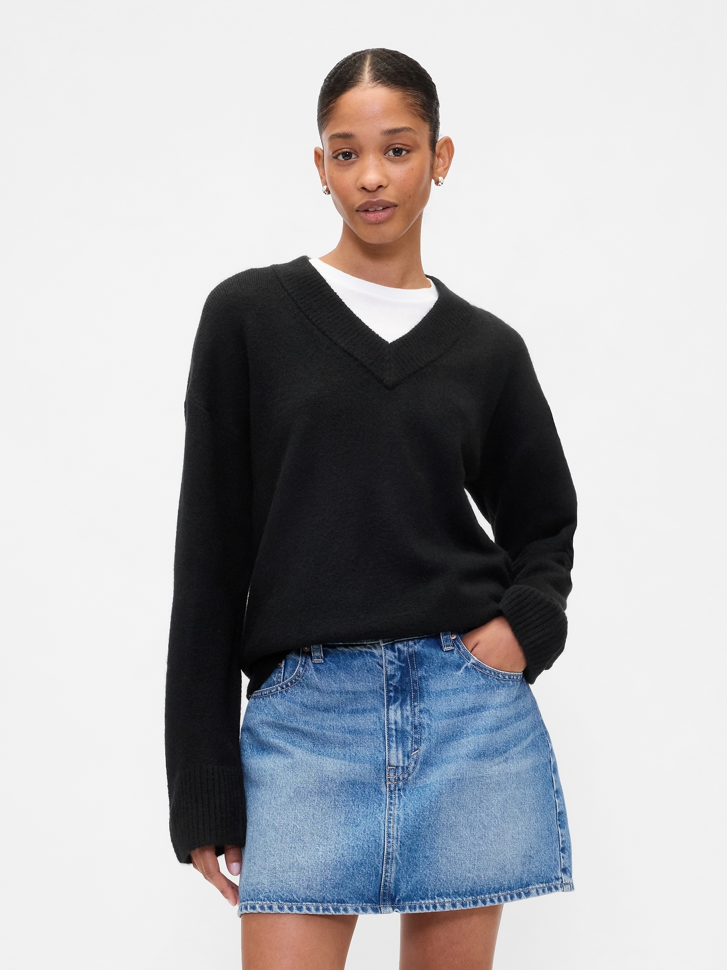 Oversized V-Neck Sweater - Black