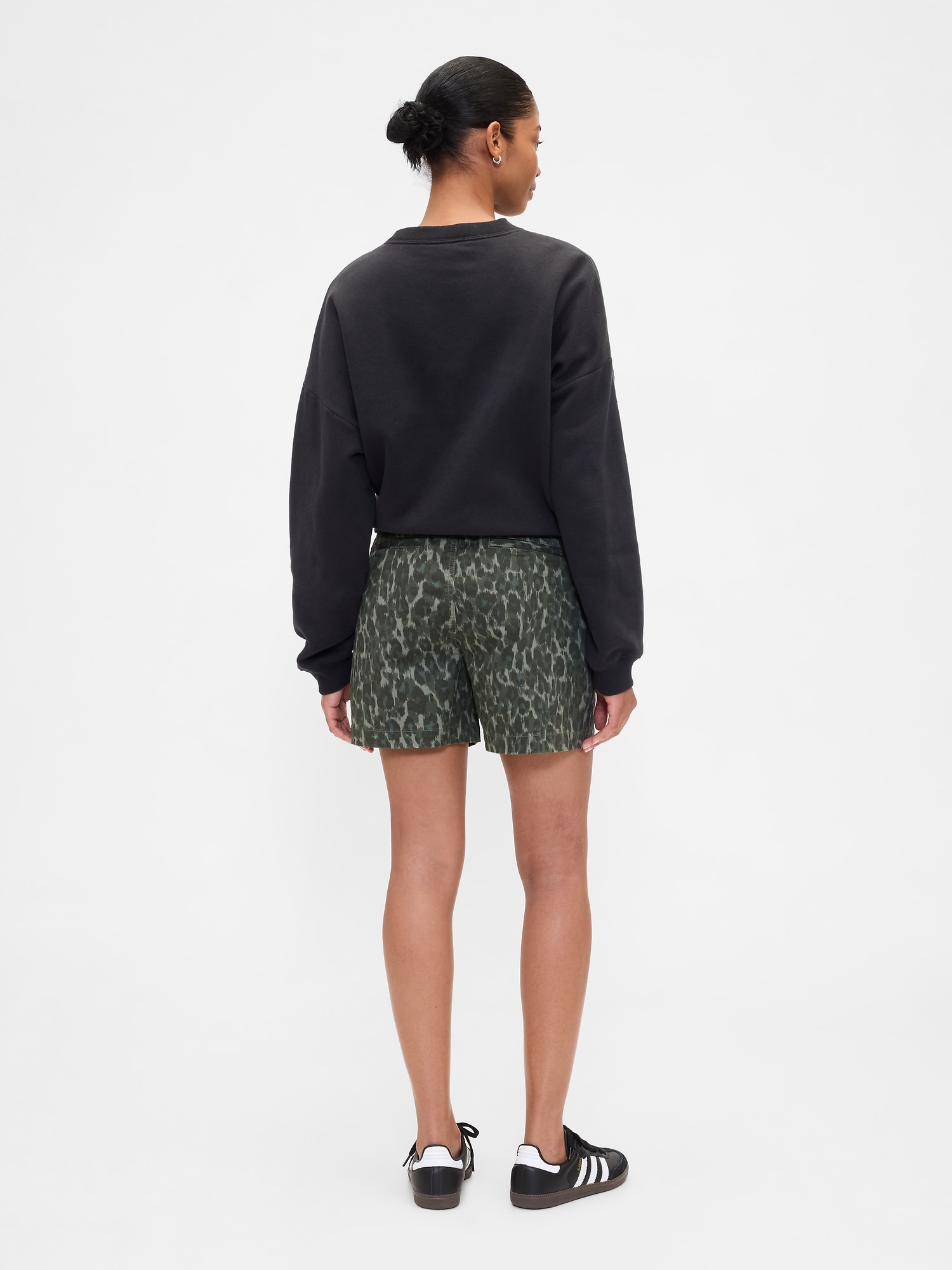 Gap Factory 5" Mid Rise Downtown Khaki Shorts In Brown