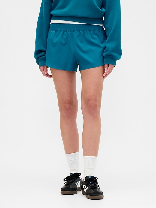 Image number 3 showing, GapFit 3" Mid Rise Runaround Shorts