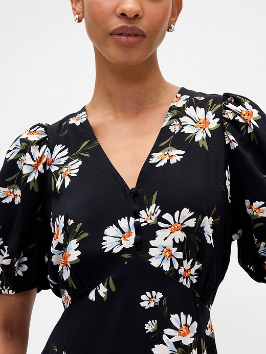 Image number 3 showing, Puff Sleeve V-Neck Maxi Dress