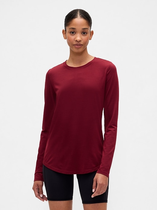Image number 1 showing, GapFit Brushed Jersey Curved-Hem T-Shirt