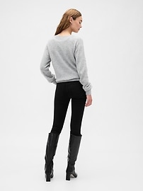 Mid Rise Universal Legging Jeans