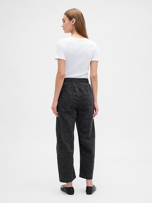Image number 4 showing, Mid Rise Print Pull-On Barrel Jeans