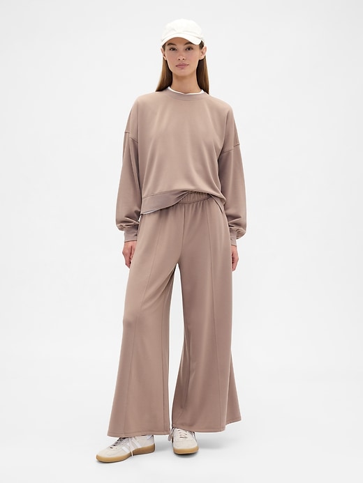 Image number 3 showing, Oversized Balloon Sleeve Crewneck Sweatshirt