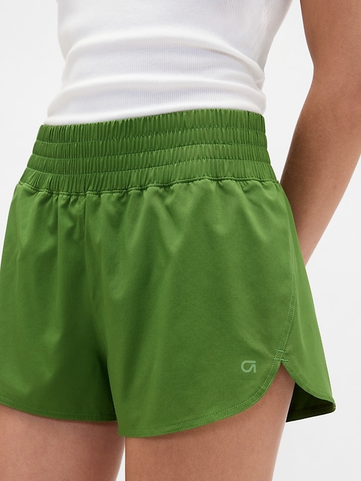 Image number 4 showing, GapFit 3" Mid Rise Runaround Shorts