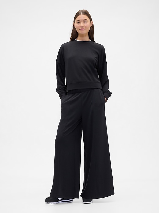 Image number 3 showing, Oversized Balloon Sleeve Crewneck Sweatshirt