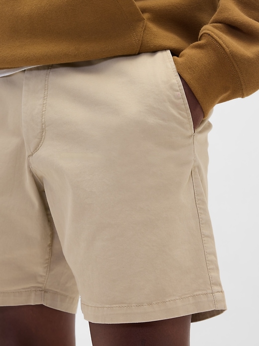 Image number 5 showing, 7" Essential Khaki Shorts