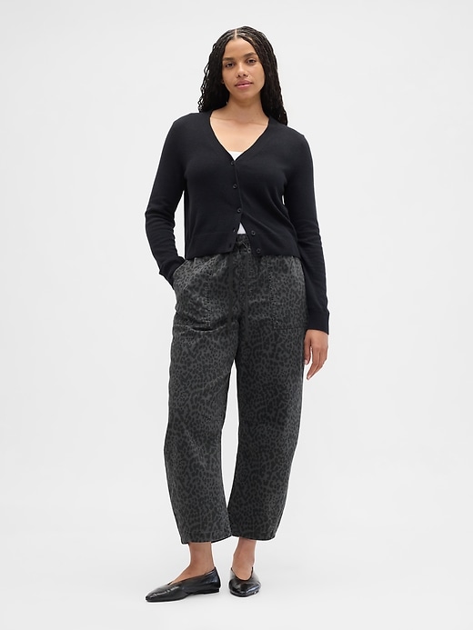 Image number 5 showing, Mid Rise Print Pull-On Barrel Jeans