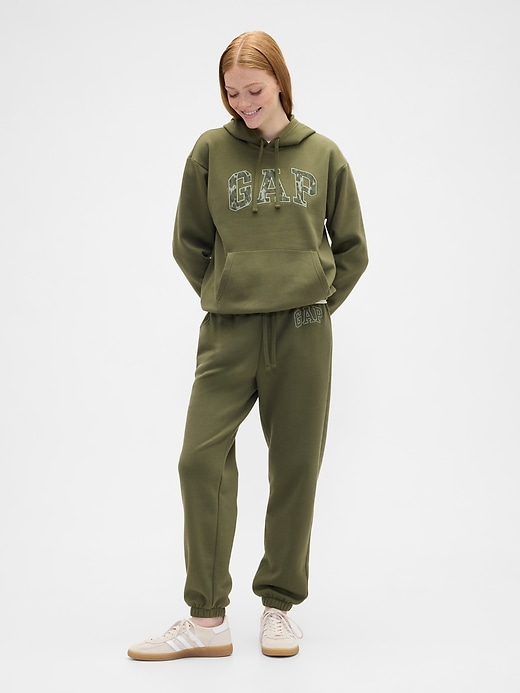 Image number 3 showing, Relaxed Gap Logo Hoodie