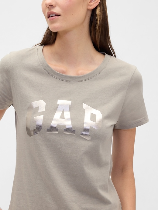 Image number 4 showing, Gap Logo T-Shirt