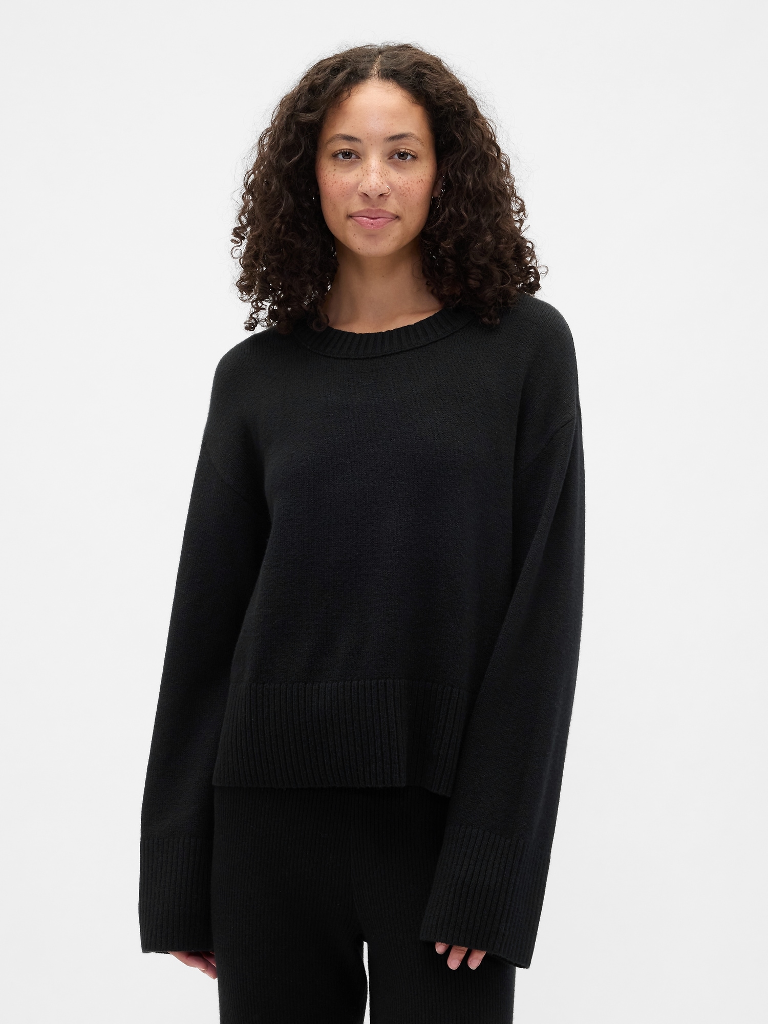 CashSoft Relaxed Crewneck Sweater - Black