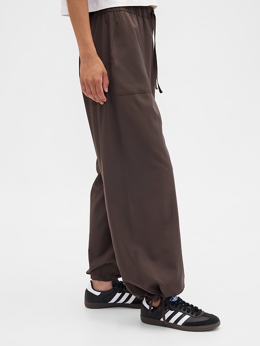 Image number 4 showing, GapFit High Rise Loose Runaround Pants