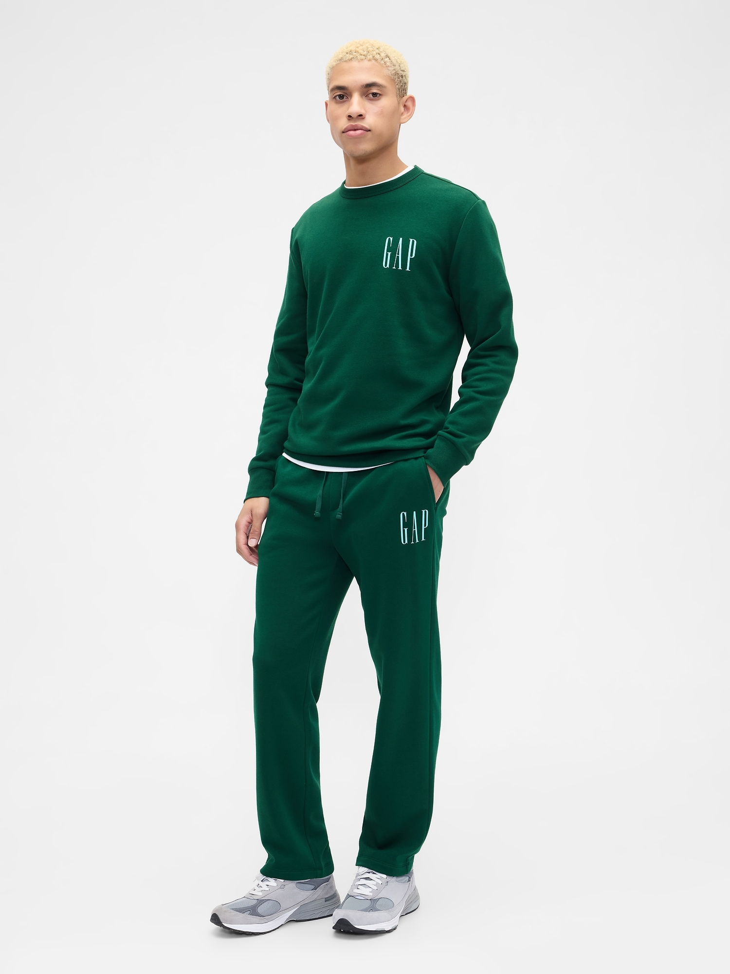 Gap Logo Straight-Leg Sweatpants - Evergreen Glamour Green