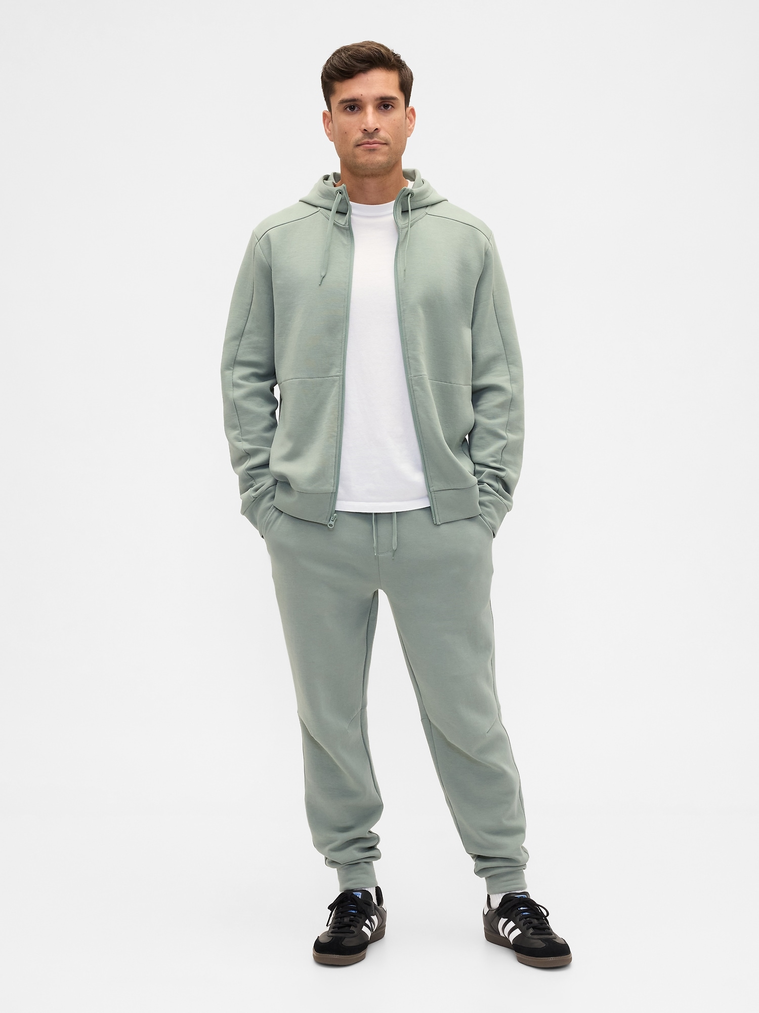 GapFit Performance Joggers - Gasoline Green