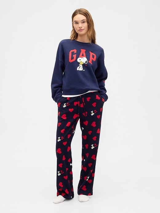 Image number 3 showing, Peanuts Oversized Wedge Gap Logo Sweatshirt