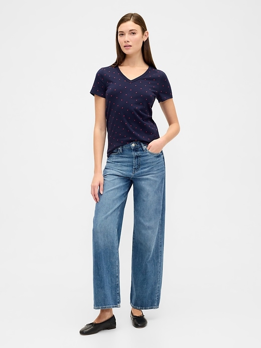 Image number 3 showing, Favorite Print V-Neck T-Shirt