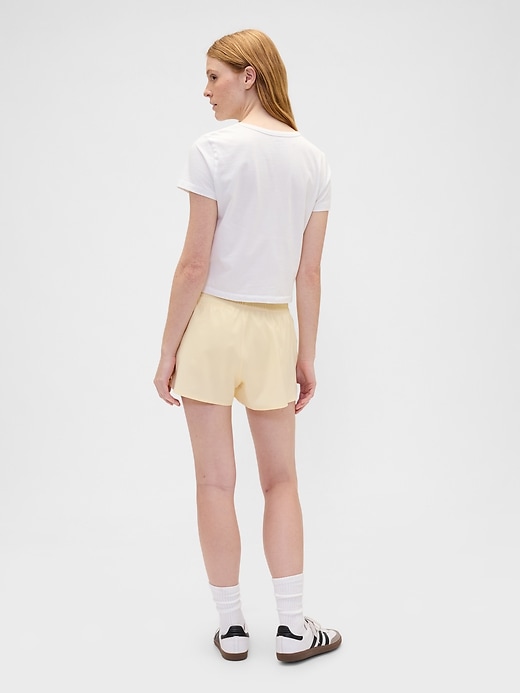 Image number 2 showing, GapFit 3" Mid Rise Runaround Shorts