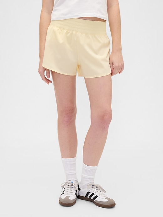 Image number 3 showing, GapFit 3" Mid Rise Runaround Shorts