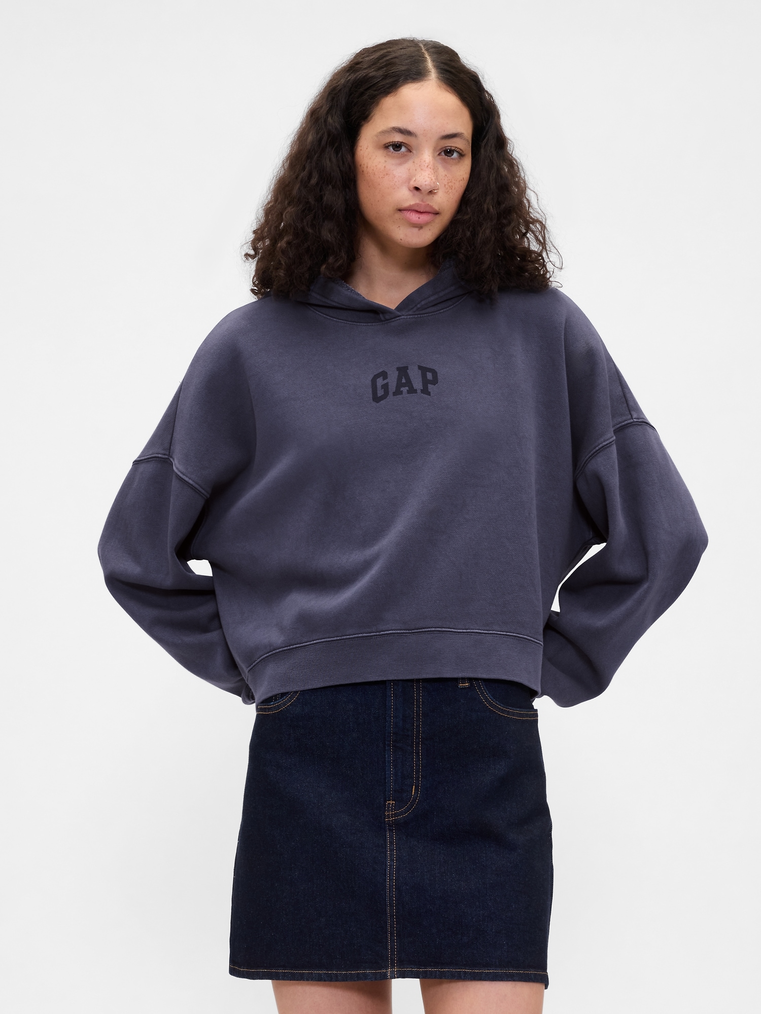 Relaxed Gap Mini-Logo Cropped Hoodie - Deep Sailor Blue