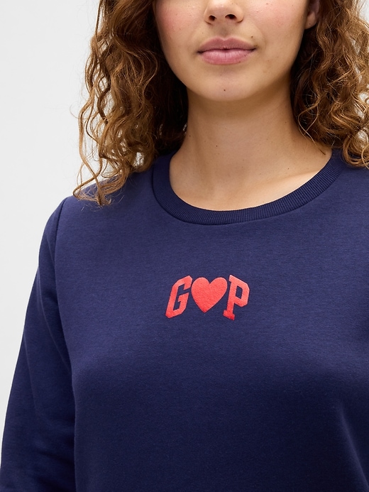 Image number 4 showing, Relaxed Gap Logo Sweatshirt