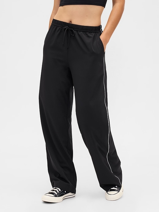 Image number 3 showing, GapFit High Rise Loose Runaround Pants