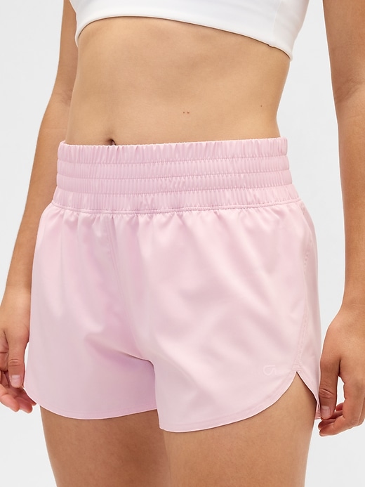 Image number 4 showing, GapFit 3" Mid Rise Runaround Shorts