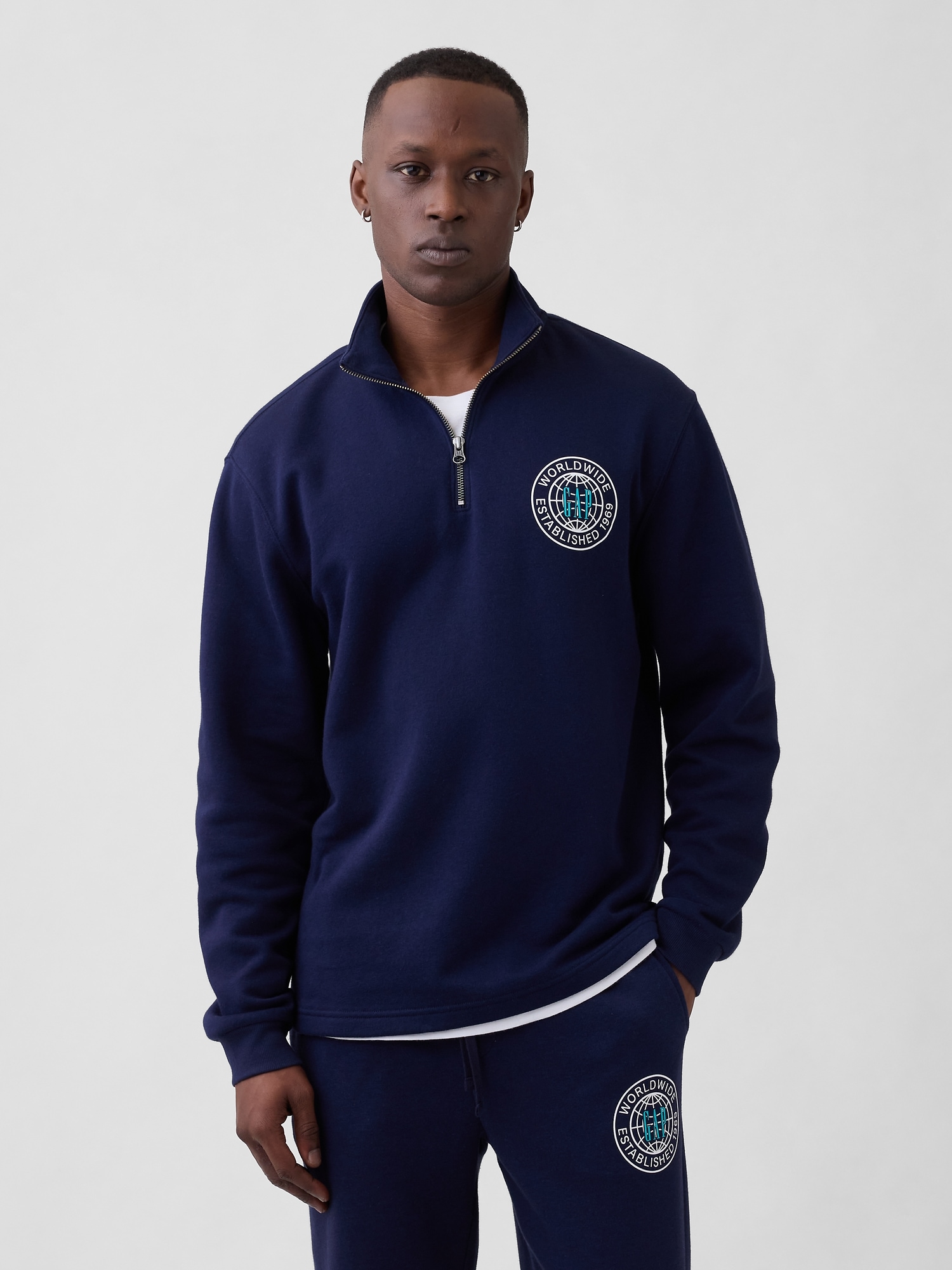 Relaxed Gap Graphic Quarter-Zip Sweatshirt
