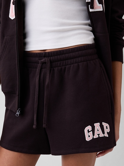 Image number 4 showing, Gap Logo Shorts