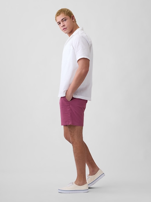 Image number 4 showing, 7" Essential Khaki Shorts