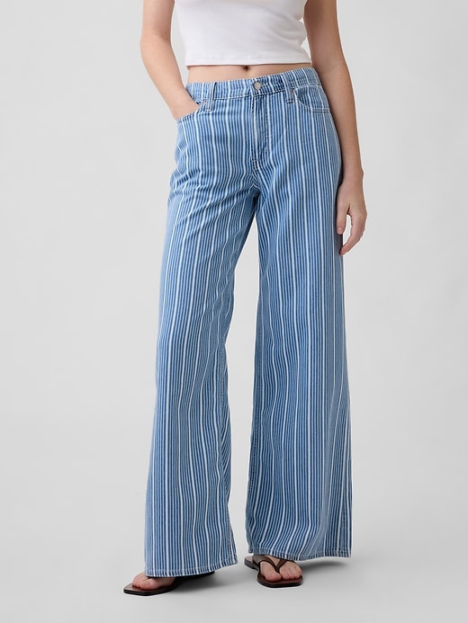Image number 2 showing, Mid Rise SuperLight Wide-Leg Jeans