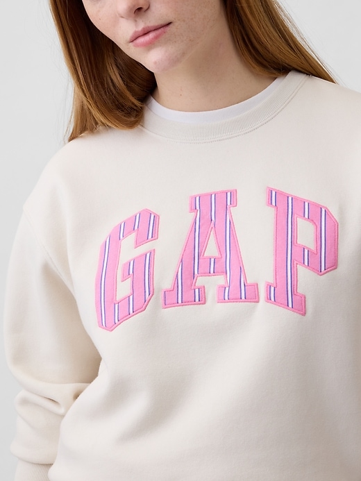 Image number 4 showing, Gap Logo Sweatshirt
