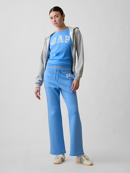 Image number 3 showing, Gap Logo T-Shirt