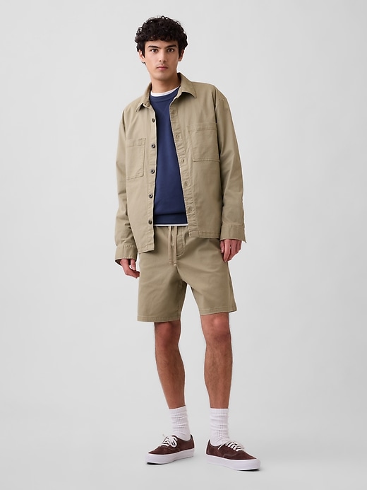 Image number 1 showing, 7" Essential Pull-On Khaki Shorts