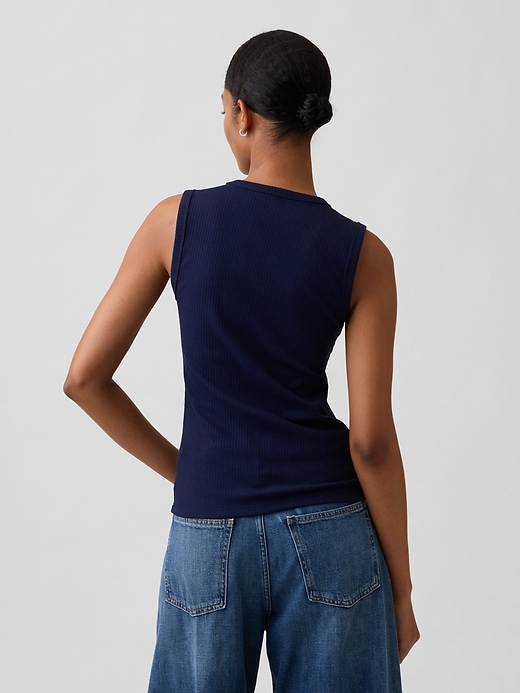 Image number 2 showing, Ribbed Shell Tank
